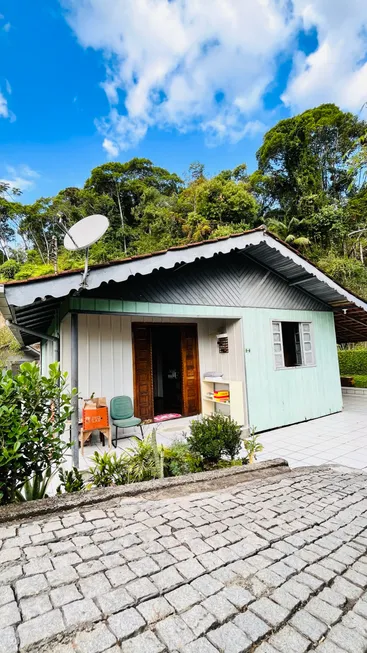 Foto 1 de Casa com 2 Quartos à venda, 120m² em Garcia, Blumenau