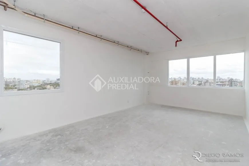 Foto 1 de Sala Comercial para alugar, 37m² em Santana, Porto Alegre