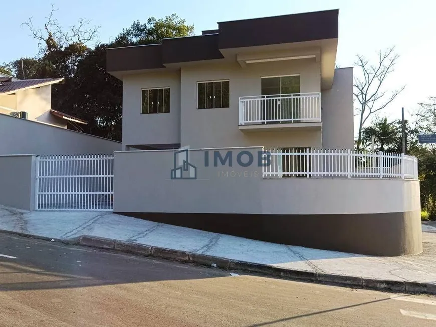 Foto 1 de Casa com 3 Quartos à venda, 98m² em Jaraguá 84, Jaraguá do Sul