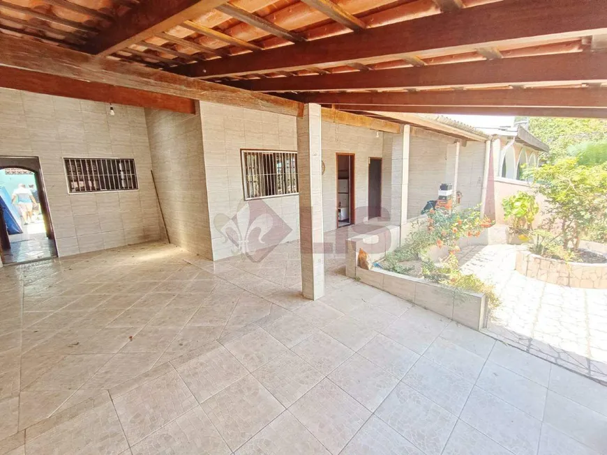 Foto 1 de Casa com 3 Quartos à venda, 152m² em Sumaré, Caraguatatuba