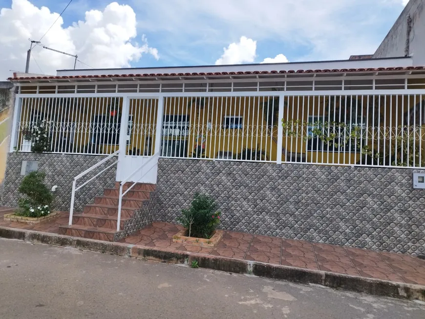 Foto 1 de Casa com 3 Quartos à venda, 200m² em Setor Residencial Leste, Brasília