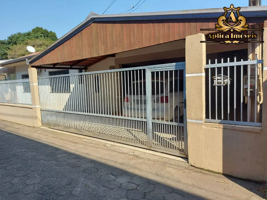 Foto 1 de Casa com 3 Quartos à venda, 90m² em Armação, Penha