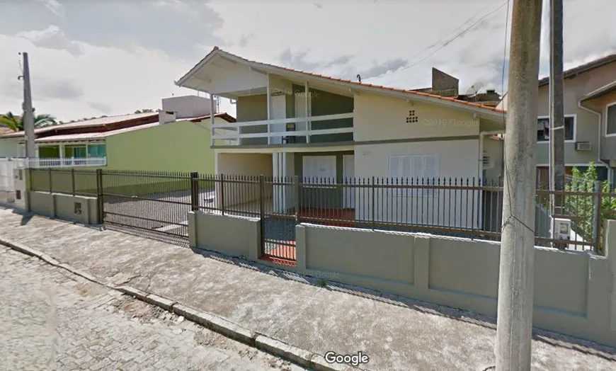 Foto 1 de Sobrado com 5 Quartos à venda, 205m² em Centro, Barra Velha