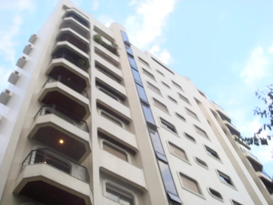 Foto 1 de Apartamento com 4 Quartos para venda ou aluguel, 214m² em Moema, São Paulo