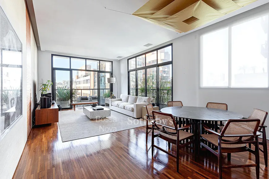 Foto 1 de Apartamento com 2 Quartos para alugar, 142m² em Itaim Bibi, São Paulo