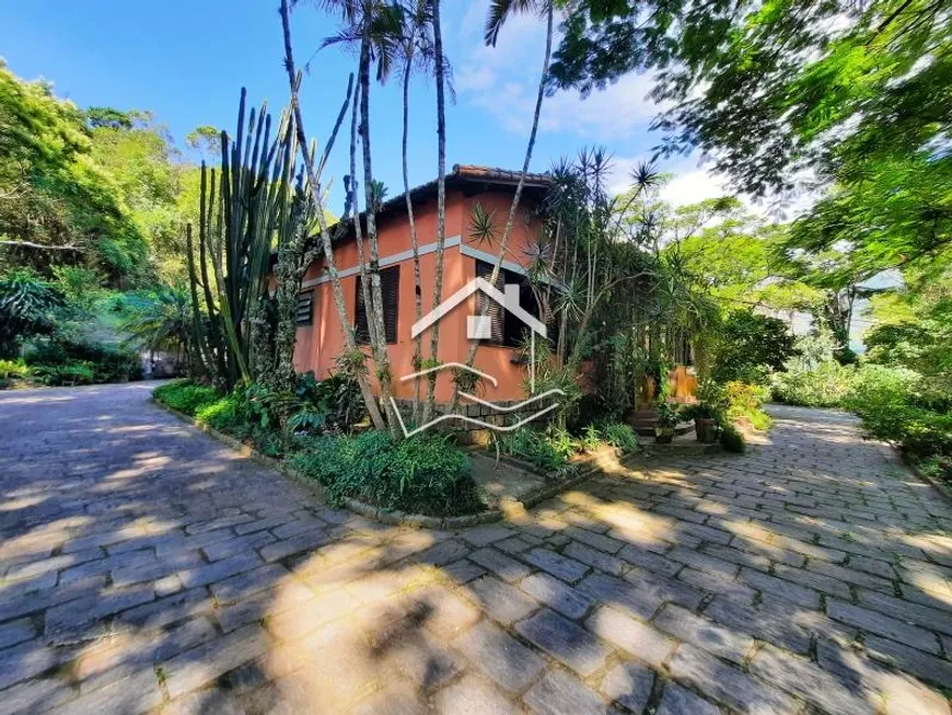 Foto 1 de Casa com 6 Quartos para alugar, 1000m² em Carangola, Petrópolis