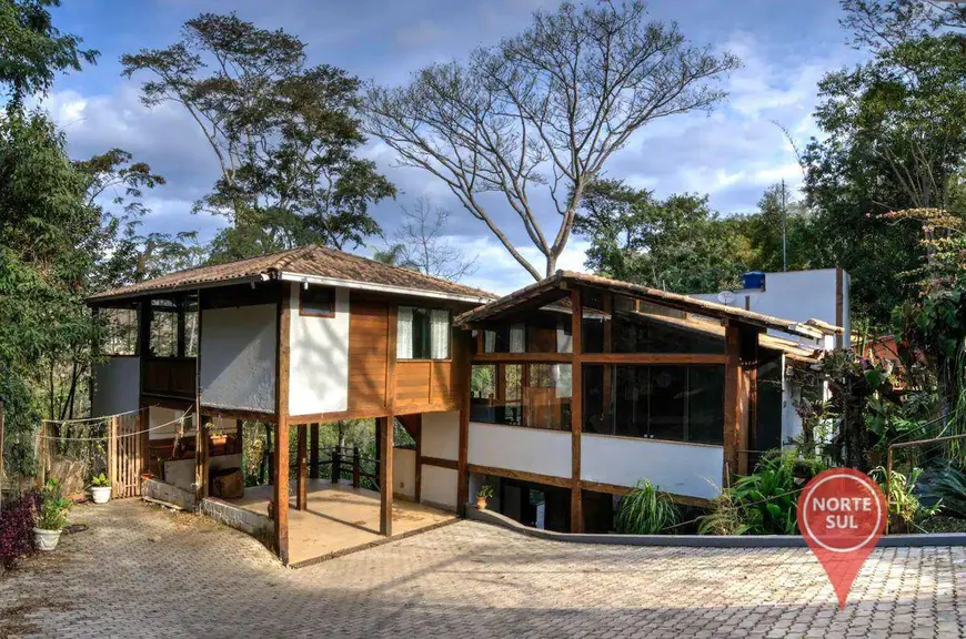 Foto 1 de Casa com 4 Quartos à venda, 300m² em Sao Sebastiao Das Aguas Claras, Nova Lima