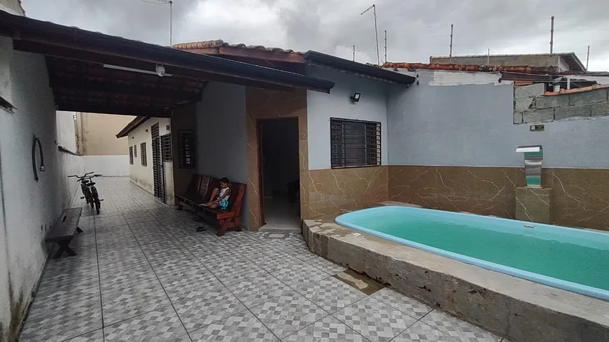 Foto 1 de Casa com 2 Quartos à venda, 55m² em Jardim das Palmeiras, Itanhaém