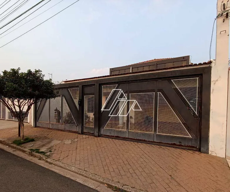 Foto 1 de Casa com 3 Quartos à venda, 330m² em Jardim Vitória, Marília