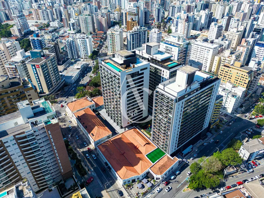 Foto 1 de Apartamento com 2 Quartos para alugar, 71m² em Centro, Florianópolis