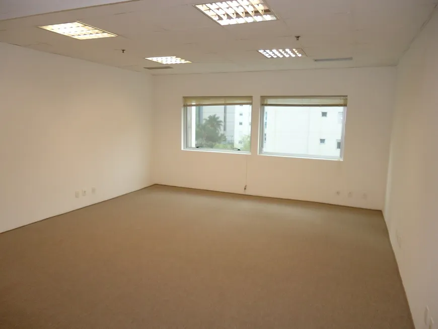 Foto 1 de Sala Comercial com 1 Quarto à venda, 33m² em Vila Olímpia, São Paulo