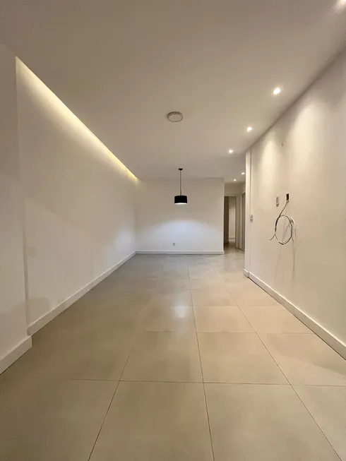 Foto 1 de Casa com 3 Quartos para alugar, 85m² em Campo Grande, Rio de Janeiro