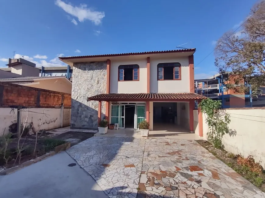 Foto 1 de Casa com 5 Quartos à venda, 200m² em Rio Caveiras, Biguaçu