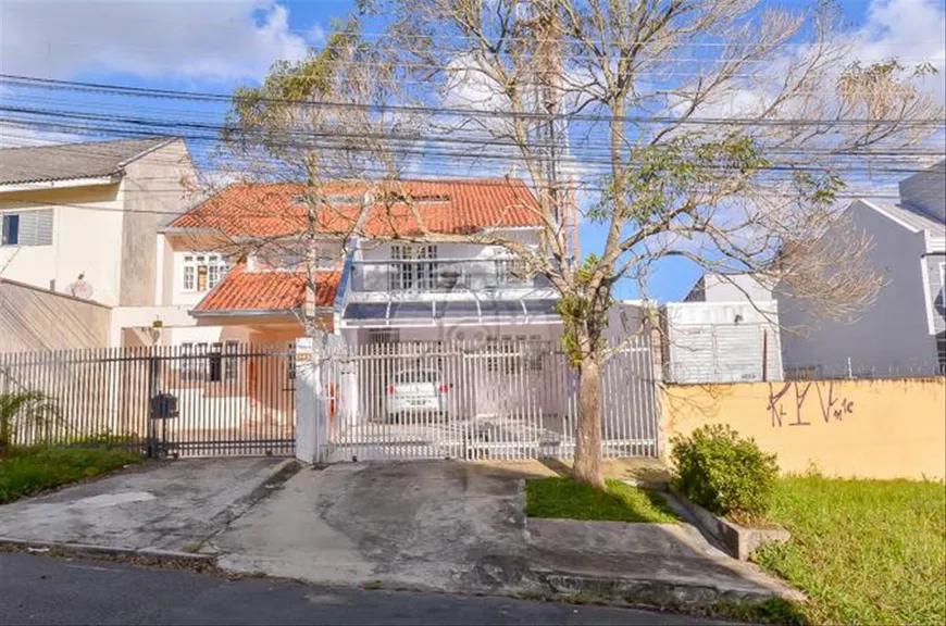 Foto 1 de Sobrado com 4 Quartos à venda, 200m² em Pilarzinho, Curitiba