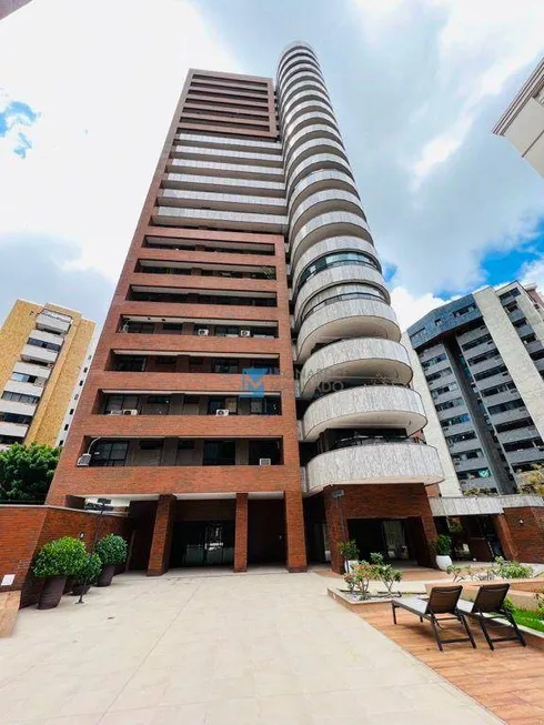 Foto 1 de Apartamento com 4 Quartos à venda, 230m² em Meireles, Fortaleza