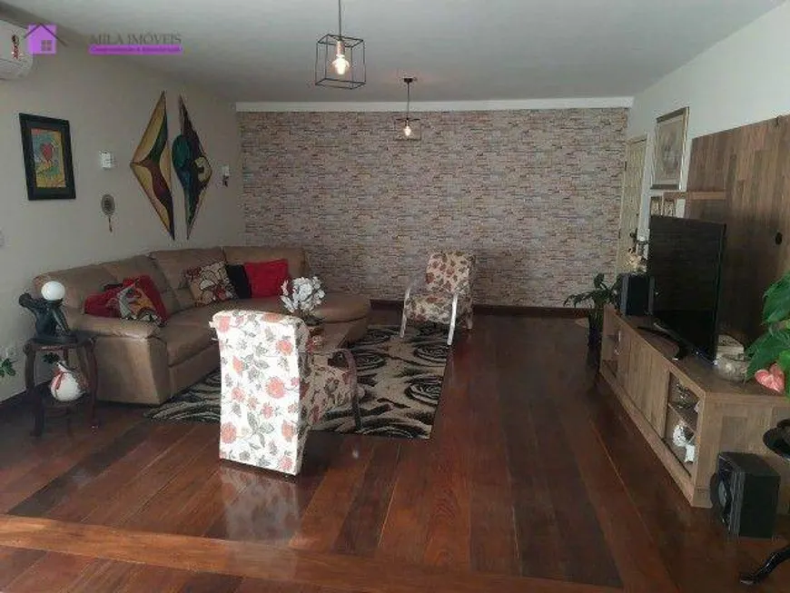 Foto 1 de Apartamento com 4 Quartos à venda, 240m² em Praia do Canto, Vitória