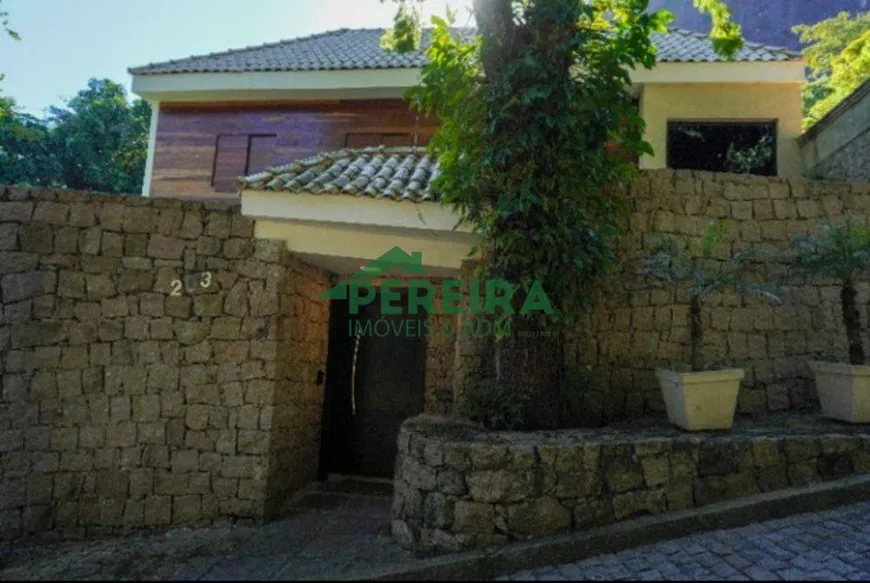 Foto 1 de Casa de Condomínio com 4 Quartos à venda, 220m² em Itanhangá, Rio de Janeiro