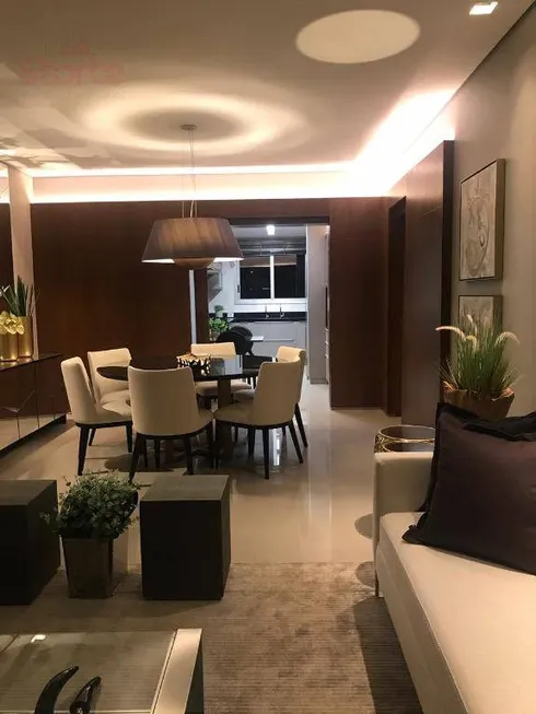 Foto 1 de Apartamento com 4 Quartos à venda, 217m² em Martins, Uberlândia