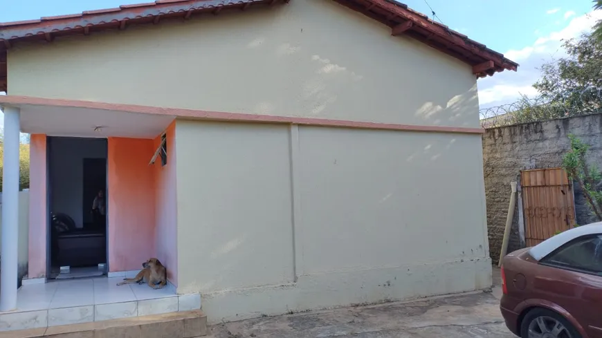 Foto 1 de Casa com 3 Quartos à venda, 100m² em Vila Abajá, Goiânia