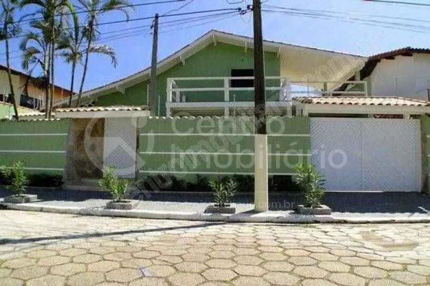 Foto 1 de Casa com 5 Quartos à venda, 400m² em Stella Maris, Peruíbe