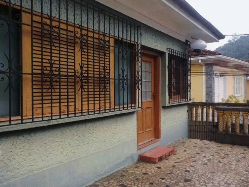 Foto 1 de Casa com 3 Quartos à venda, 99m² em Castelanea, Petrópolis