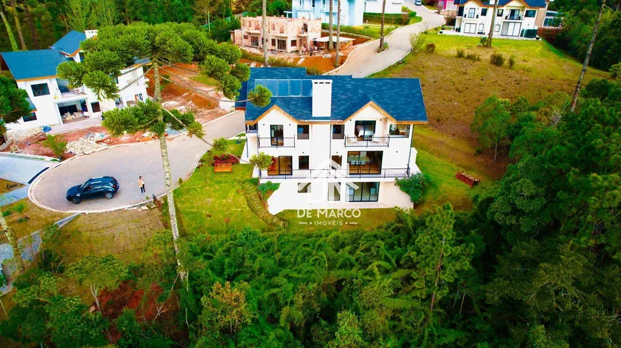 Foto 1 de Casa de Condomínio com 4 Quartos à venda, 256m² em Alto da Boa Vista, Campos do Jordão