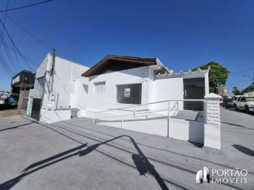 Foto 1 de Casa com 4 Quartos para alugar, 150m² em Vila Altinópolis, Bauru