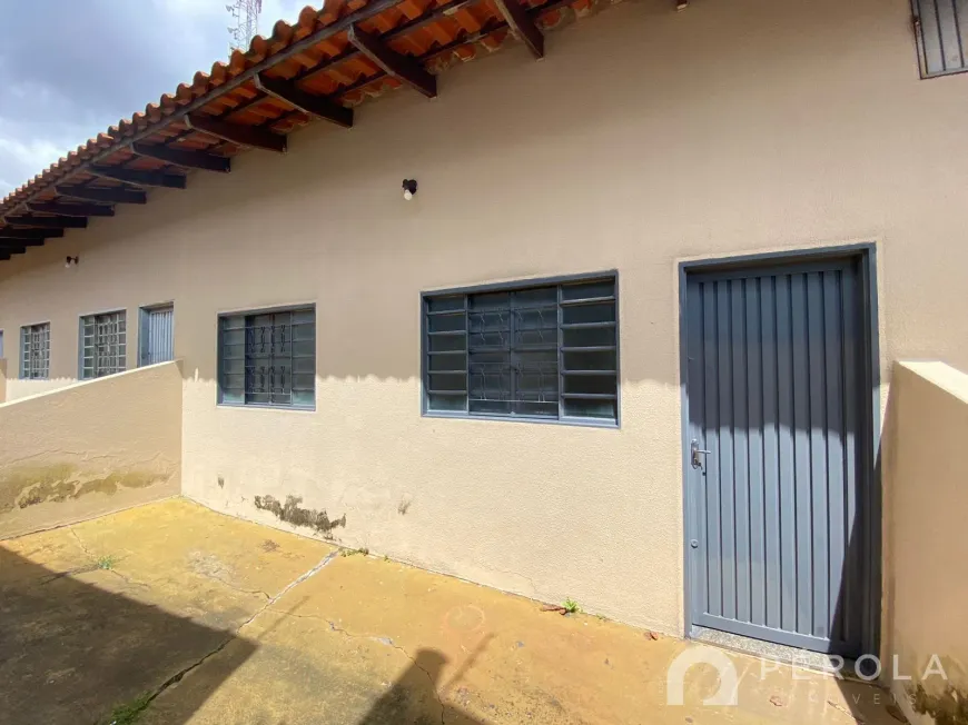 Foto 1 de Casa com 2 Quartos para alugar, 60m² em Vila Lucy, Goiânia