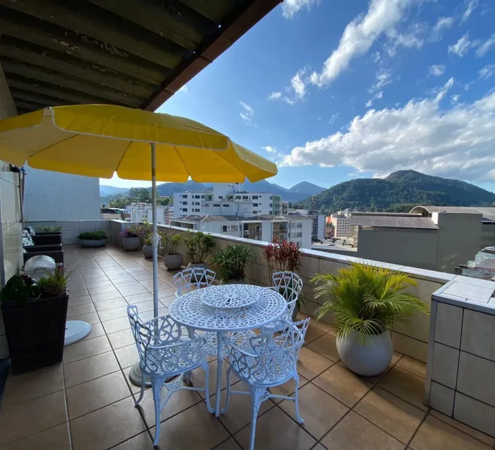 Foto 1 de Apartamento com 2 Quartos à venda, 200m² em Centro, Petrópolis
