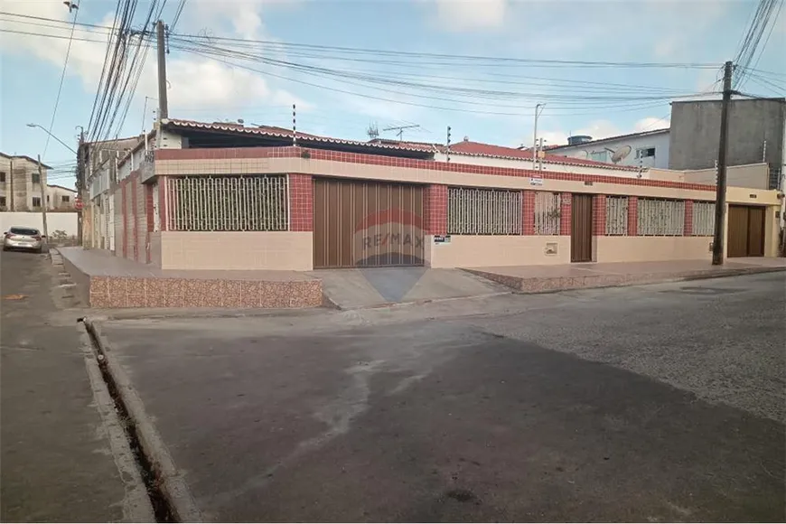 Foto 1 de Casa com 3 Quartos à venda, 317m² em Messejana, Fortaleza