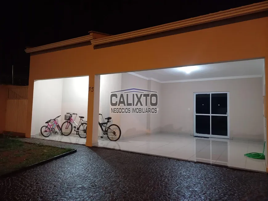 Foto 1 de Casa de Condomínio com 3 Quartos à venda, 152m² em Jardim Holanda, Uberlândia