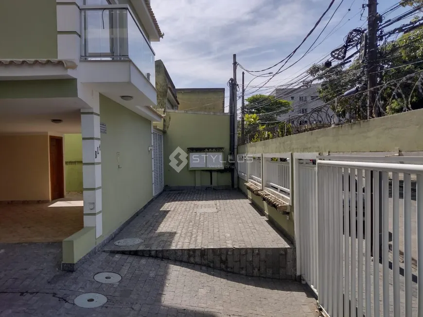 Foto 1 de Casa de Condomínio com 3 Quartos à venda, 125m² em Praça Seca, Rio de Janeiro