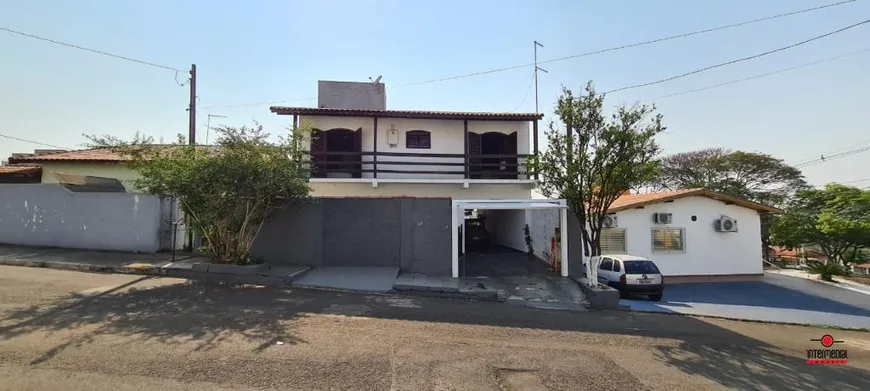 Foto 1 de Sobrado com 3 Quartos à venda, 232m² em Jardim Nova Boituva, Boituva