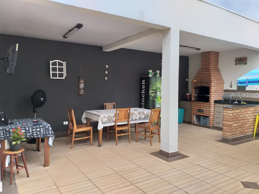 Foto 1 de Casa com 3 Quartos à venda, 229m² em Jardim Celani, Salto