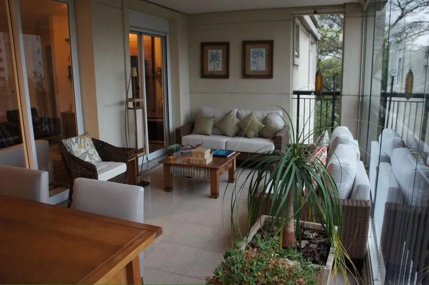 Foto 1 de Apartamento com 2 Quartos para alugar, 120m² em Jardim Marajoara, São Paulo