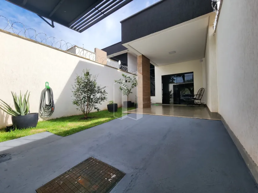 Foto 1 de Casa com 3 Quartos à venda, 162m² em Setor Centro Oeste, Goiânia