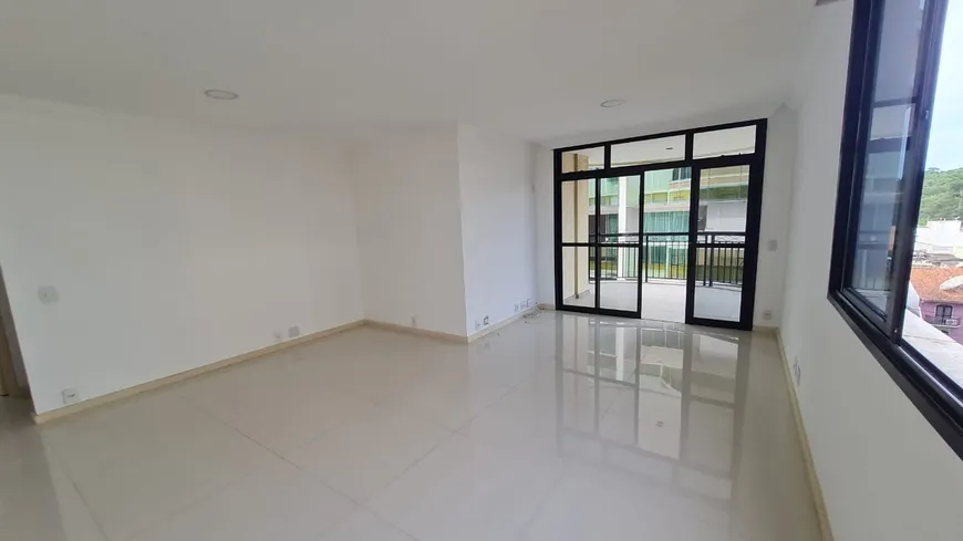 Foto 1 de Apartamento com 3 Quartos à venda, 109m² em Imbetiba, Macaé