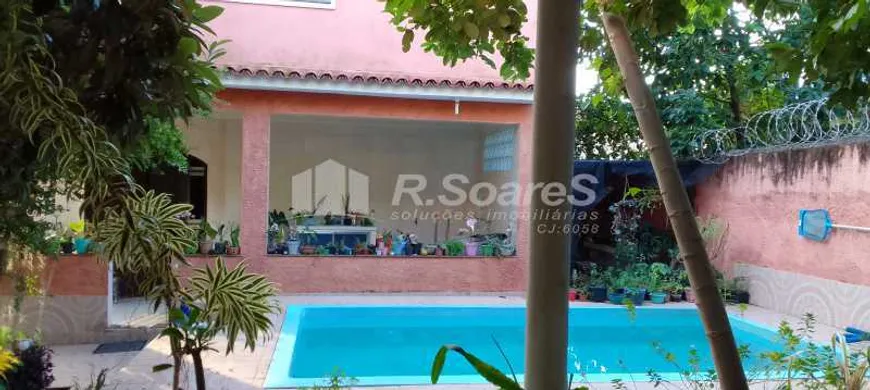 Foto 1 de Casa com 4 Quartos à venda, 299m² em Jardim Sulacap, Rio de Janeiro