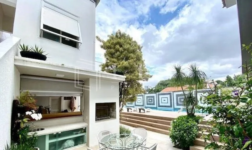 Foto 1 de Casa com 4 Quartos à venda, 390m² em Pacaembu, São Paulo