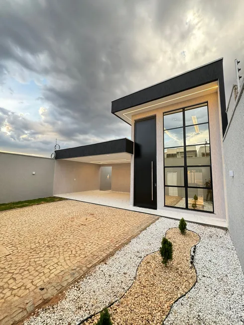 Foto 1 de Casa com 3 Quartos à venda, 169m² em Cidade Universitária, Juazeiro do Norte