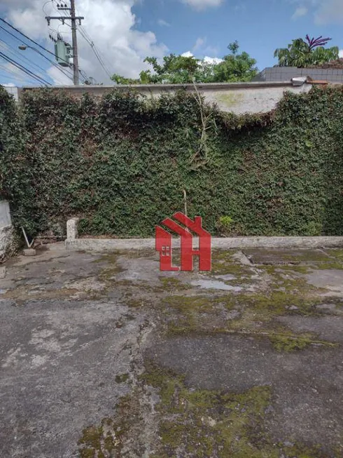 Foto 1 de Lote/Terreno à venda, 300m² em Vila Jockei Clube, São Vicente
