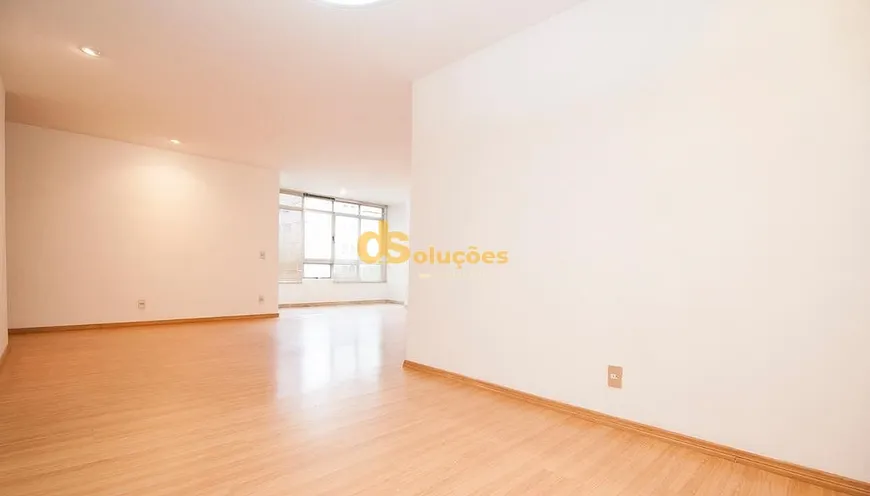 Foto 1 de Apartamento com 3 Quartos para alugar, 140m² em Cerqueira César, São Paulo