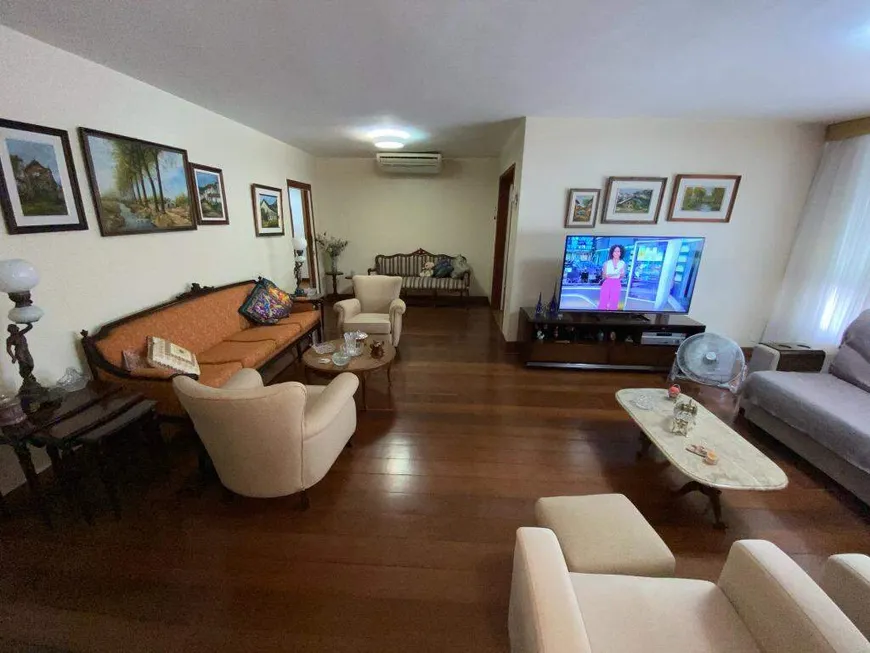 Foto 1 de Apartamento com 4 Quartos à venda, 240m² em Ingá, Niterói