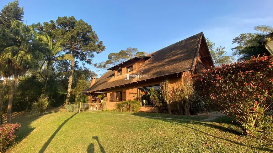 Foto 1 de Fazenda/Sítio com 3 Quartos à venda, 320m² em Ressaca, Itapecerica da Serra