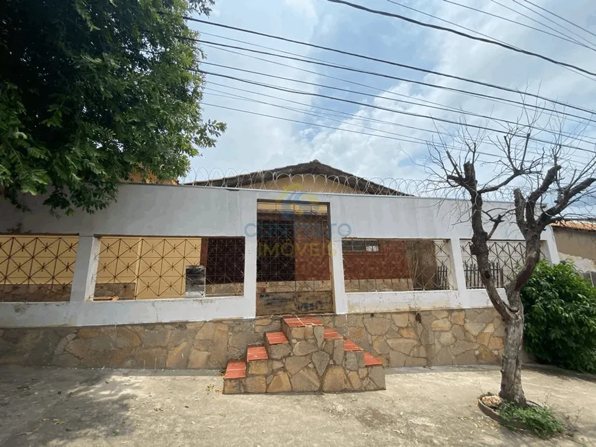 Foto 1 de Casa com 4 Quartos para alugar, 230m² em Lixeira, Cuiabá