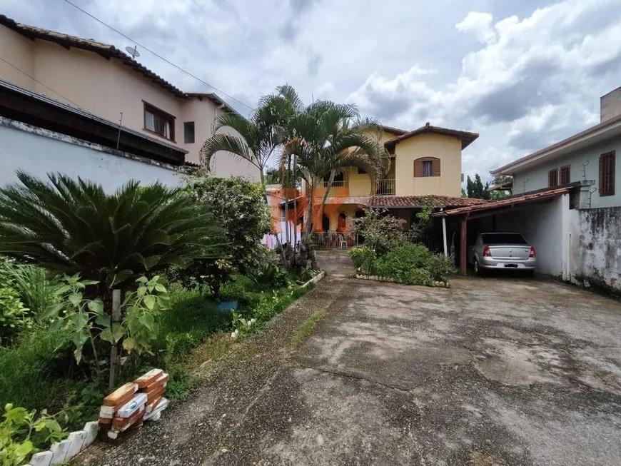 Foto 1 de Casa com 3 Quartos à venda, 240m² em Paquetá, Belo Horizonte