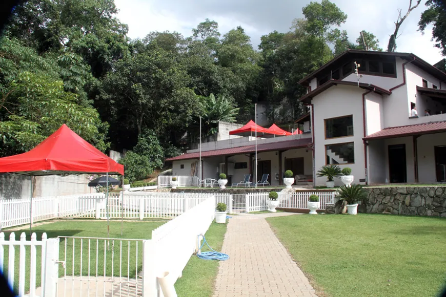 Foto 1 de Fazenda/Sítio com 2 Quartos à venda, 3050m² em Capuava, Embu das Artes