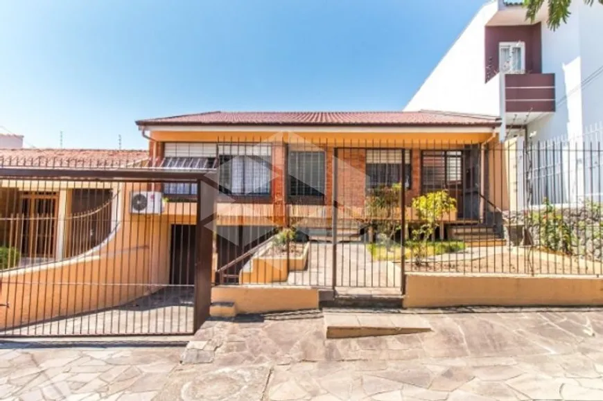 Foto 1 de Casa com 3 Quartos para alugar, 259m² em Chácara das Pedras, Porto Alegre