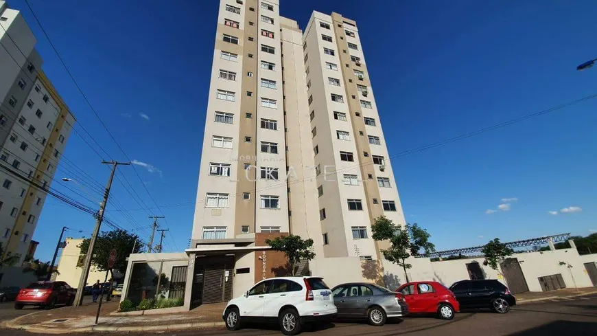 Foto 1 de Apartamento com 3 Quartos para alugar, 90m² em São Cristovão, Cascavel