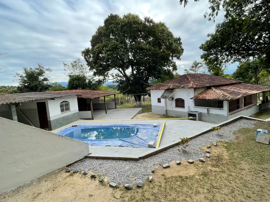 Foto 1 de Fazenda/Sítio com 2 Quartos à venda, 2300m² em Centro sambaetiba, Itaboraí